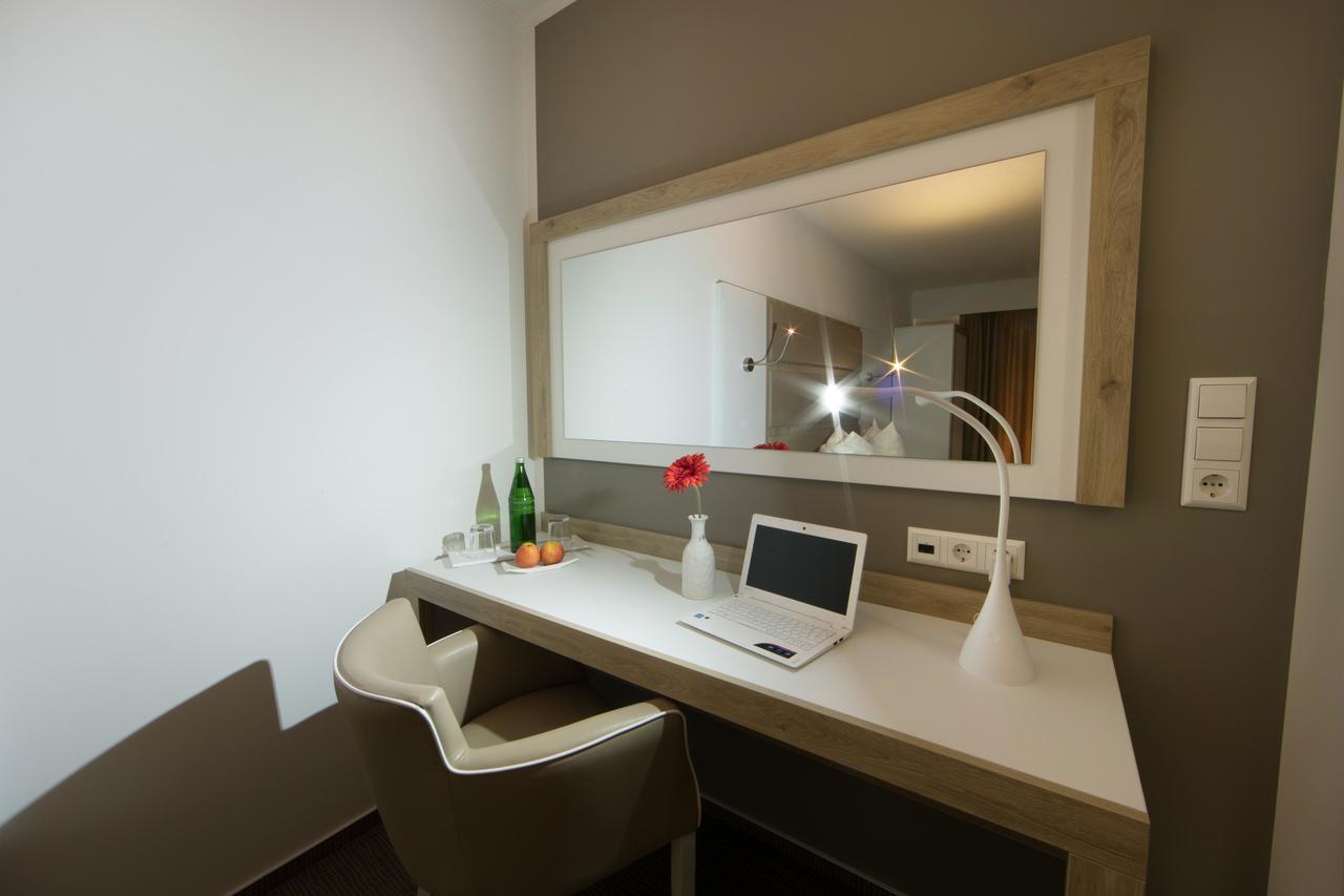 Confour Hotel Бургдорф Экстерьер фото