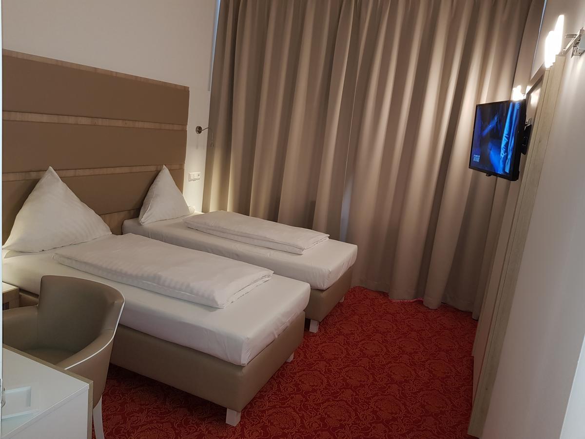 Confour Hotel Бургдорф Экстерьер фото