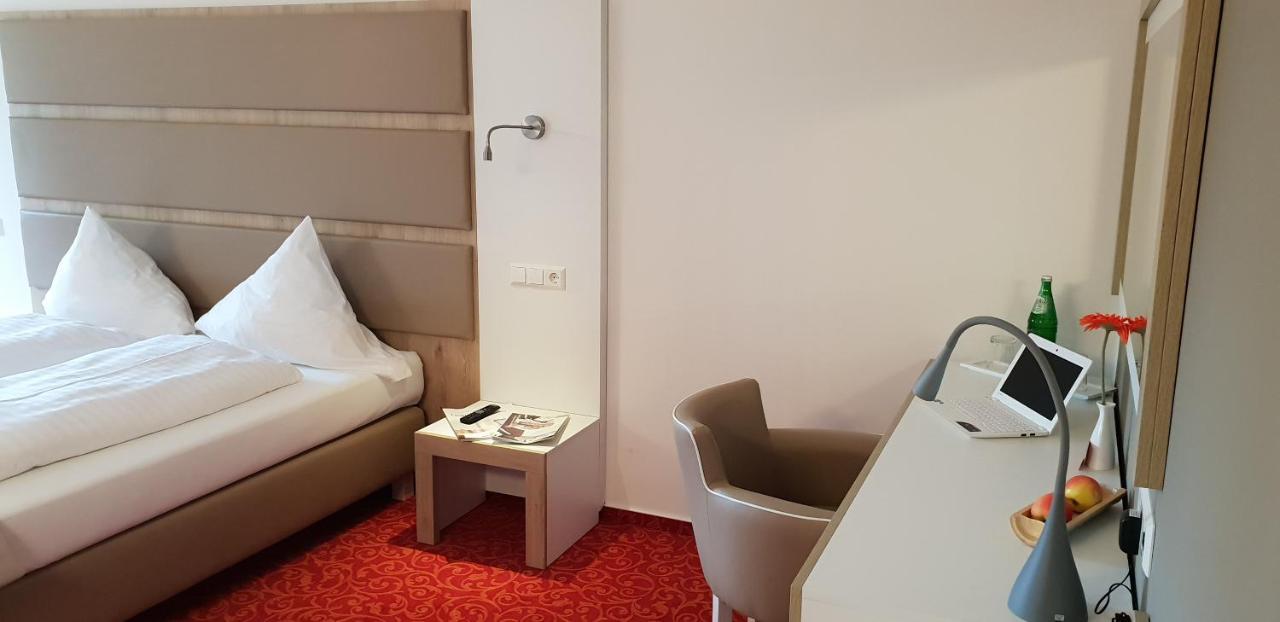 Confour Hotel Бургдорф Экстерьер фото
